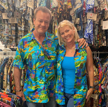 Matching Wife and Husband Sea Turtles Hawaiian Shirts